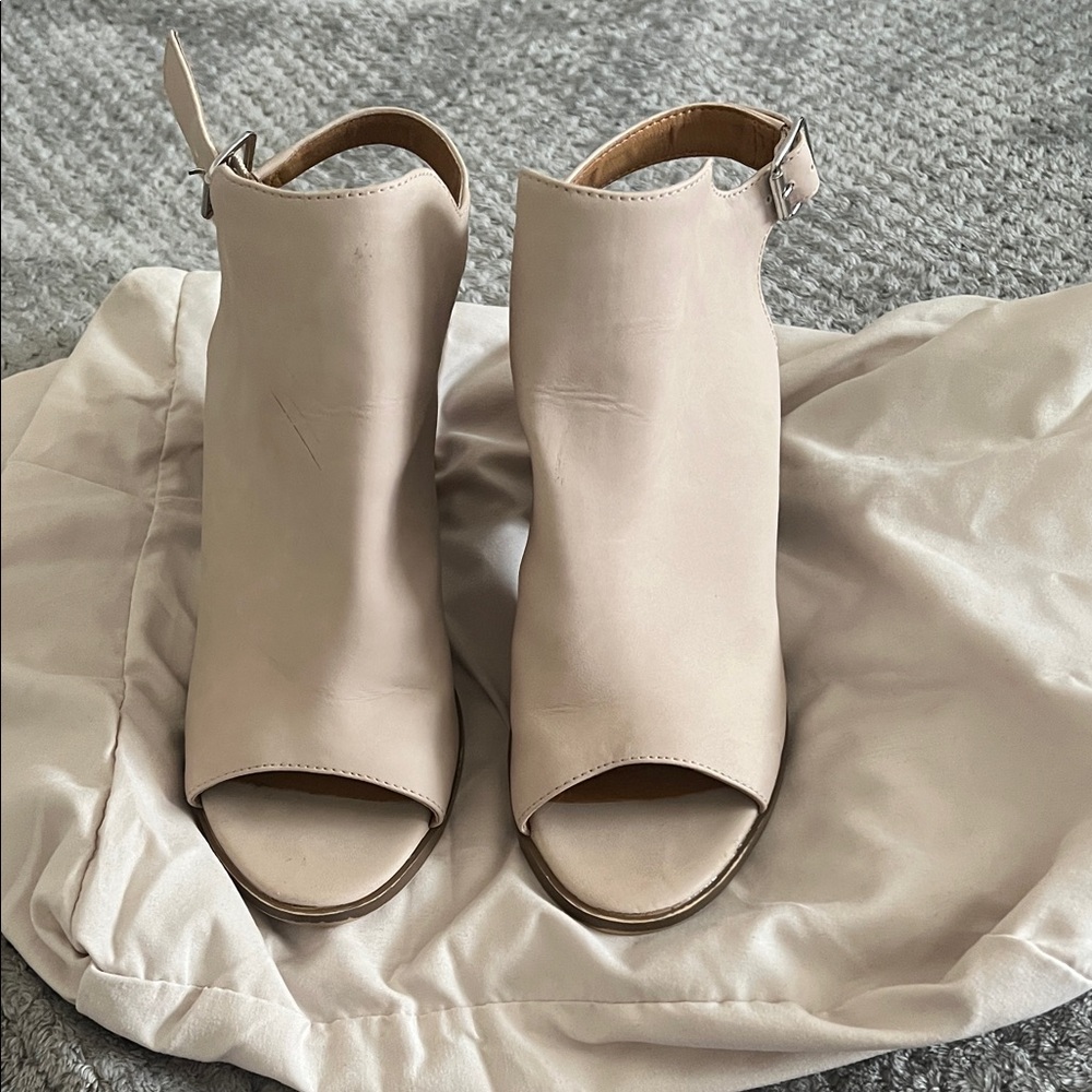 Dolce Vita Beige Peep-Toe Heels